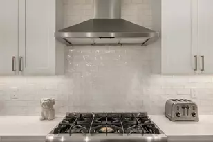 719 2nd Ave W, Seattle, WA 98119 - Photo 8