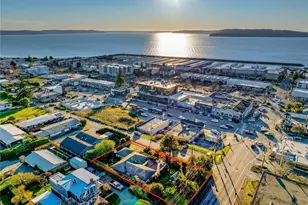 805 S 223rd St, Des Moines, WA 98198 - Photo 32