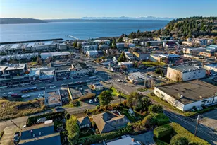 805 S 223rd St, Des Moines, WA 98198 - Photo 2