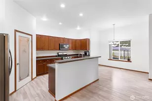 15428 SE 252nd Pl, Covington, WA 98042 - Photo 8