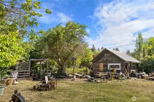 1105 E 3rd St, Cle Elum, WA 98922 - Photo 6