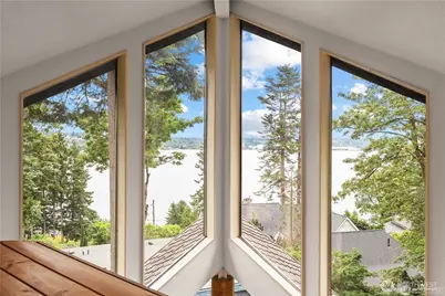 8526 E Mercer Way, Mercer Island, WA 98040 - Photo 28