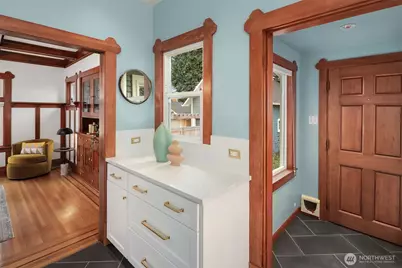 4323 Sunnyside Avenue N, Seattle, WA 98103 - Photo 22