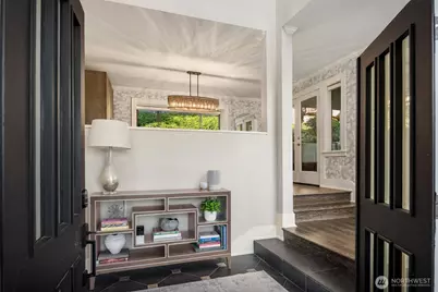 3645 92nd Avenue SE, Mercer Island, WA 98040 - Photo 2