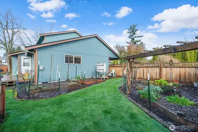 807 21st Street NW, Puyallup, WA 98371 - Photo 32