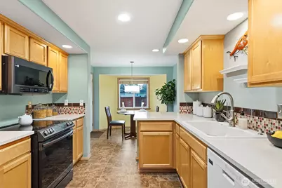 807 21st Street NW, Puyallup, WA 98371 - Photo 10