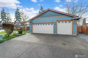 807 21st St NW, Puyallup, WA 98371 - Photo 2
