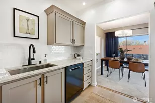 2618 4th Ave N, Seattle, WA 98109 - Photo 12