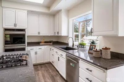 22910 NE 76th Street, Redmond, WA 98053 - Photo 14