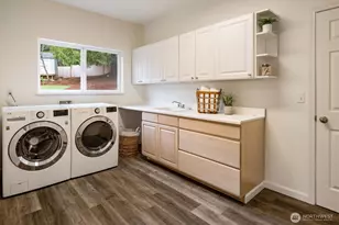 22910 NE 76th St, Redmond, WA 98053 - Photo 18