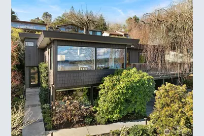 7733 58th Avenue NE, Seattle, WA 98115 - Photo 2