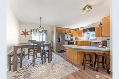 105 3rd Street SW, Rock Island, WA 98850 - Photo 8