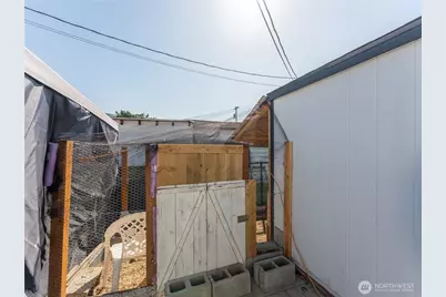 105 3rd Street SW, Rock Island, WA 98850 - Photo 30