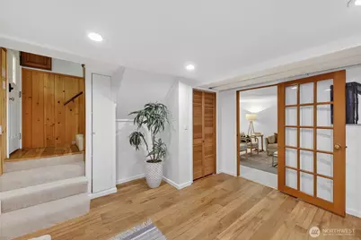 3850 49th Avenue SW, Seattle, WA 98116 - Photo 20