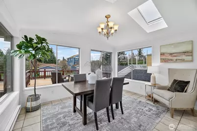 3850 49th Avenue SW, Seattle, WA 98116 - Photo 10