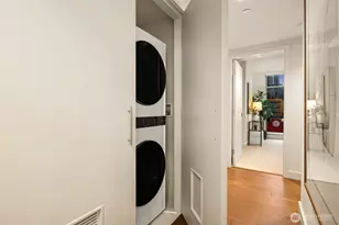 588 Bell St, Seattle, WA 98121 - Photo 26