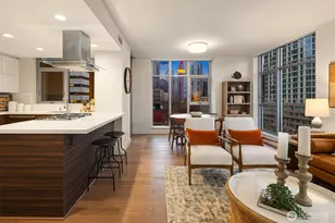 588 Bell St, Seattle, WA 98121 - Photo 12