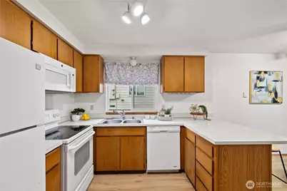 126 W Casino Road #5, Everett, WA 98204 - Photo 10