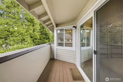 12504 NE 142nd Lane #C302, Kirkland, WA 98034 - Photo 10