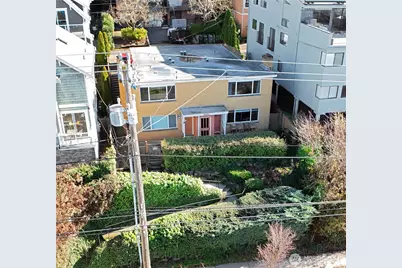 2020 Eastlake Avenue E, Seattle, WA 98102 - Photo 12