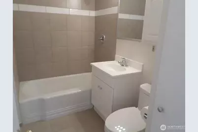 2020 Eastlake Avenue E, Seattle, WA 98102 - Photo 14