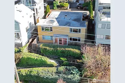 2020 Eastlake Avenue E, Seattle, WA 98102 - Photo 8