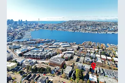 2020 Eastlake Avenue E, Seattle, WA 98102 - Photo 2