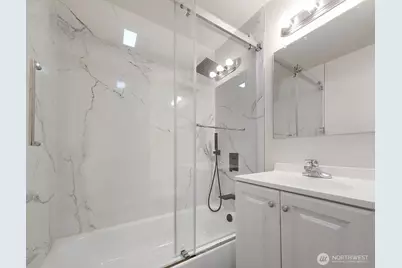 2020 Eastlake Avenue E, Seattle, WA 98102 - Photo 18