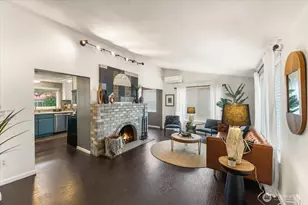 1101 Wells St, Enumclaw, WA 98022 - Photo 2