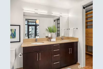 2720 3rd Avenue #909, Seattle, WA 98121 - Photo 28