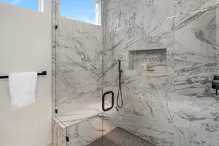 328 NE 91st St, Seattle, WA 98115 - Photo 18