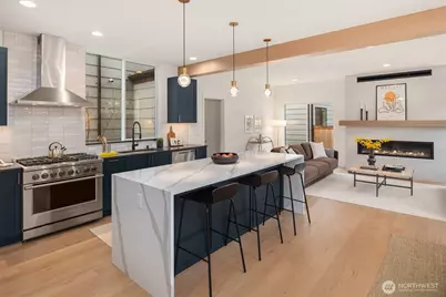 328 NE 91st Street, Seattle, WA 98115 - Photo 2