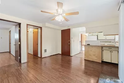 415 N 179th Place #Lower, Shoreline, WA 98133 - Photo 4