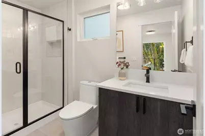 8823 Ashworth Avenue N #B, Seattle, WA 98103 - Photo 14