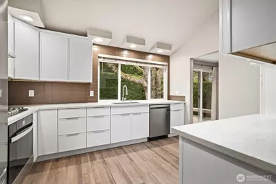 16900 NE 32nd Street, Bellevue, WA 98008 - Photo 12