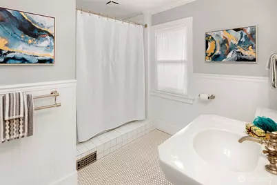 2636 Mayfair Ave N, Seattle, WA 98109 - Photo 18