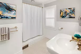 2636 Mayfair Ave N, Seattle, WA 98109 - Photo 18