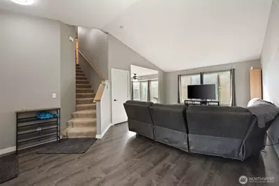 9826 Greenleaf Loop SE, Yelm, WA 98597 - Photo 4