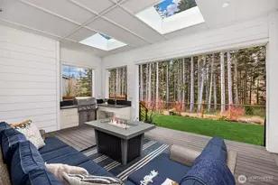 8722 NE Winslow Grove Ct, Bainbridge Island, WA 98110 - Photo 14