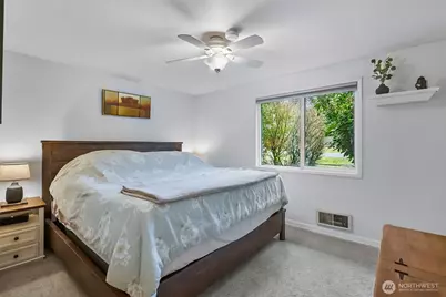 17419 Gravenstein Road, Bothell, WA 98012 - Photo 14