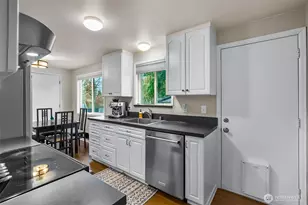 17419 Gravenstein Rd, Bothell, WA 98012 - Photo 10