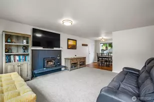 17419 Gravenstein Rd, Bothell, WA 98012 - Photo 4