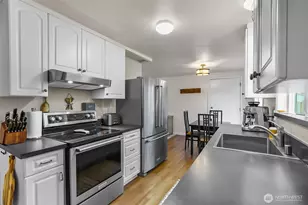 17419 Gravenstein Rd, Bothell, WA 98012 - Photo 12