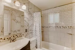 10020 SE 7th St, Bellevue, WA 98004 - Photo 16