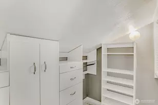 10020 SE 7th St, Bellevue, WA 98004 - Photo 22