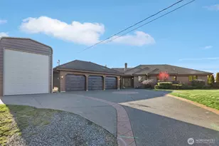 2910 13th St SW, Puyallup, WA 98373 - Photo 2