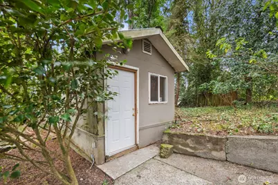 2108 E 24th Street, Bremerton, WA 98310 - Photo 24