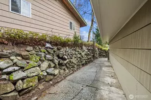 2108 E 24th St, Bremerton, WA 98310 - Photo 34