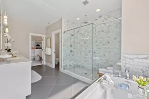 10610 NE 28th St, Bellevue, WA 98004 - Photo 16