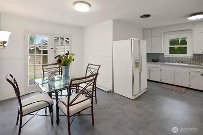 1564 NE Serpentine Place, Shoreline, WA 98155 - Photo 8